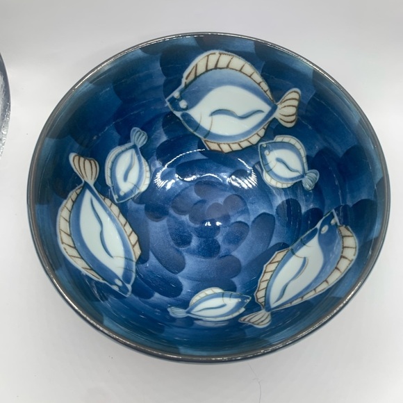 Rice Bowls 4 Japanese Fish Painted. Excellent condition. 3” tall, 6” wide. - Picture 12 of 13